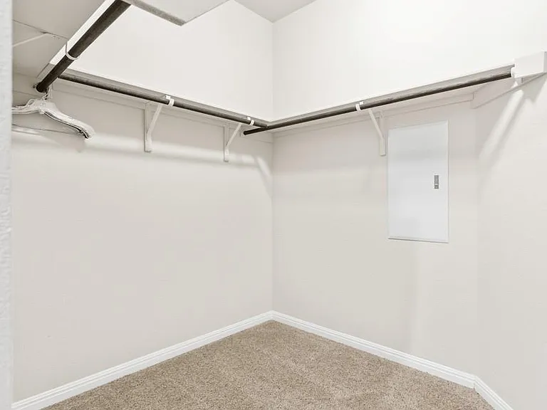 2072 Port Ellen Dr — Photo 17