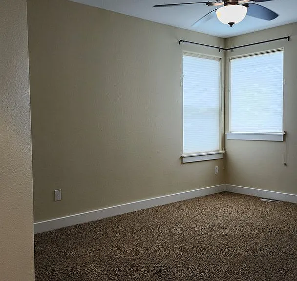 3819 Cameron Dr NE — Photo 57