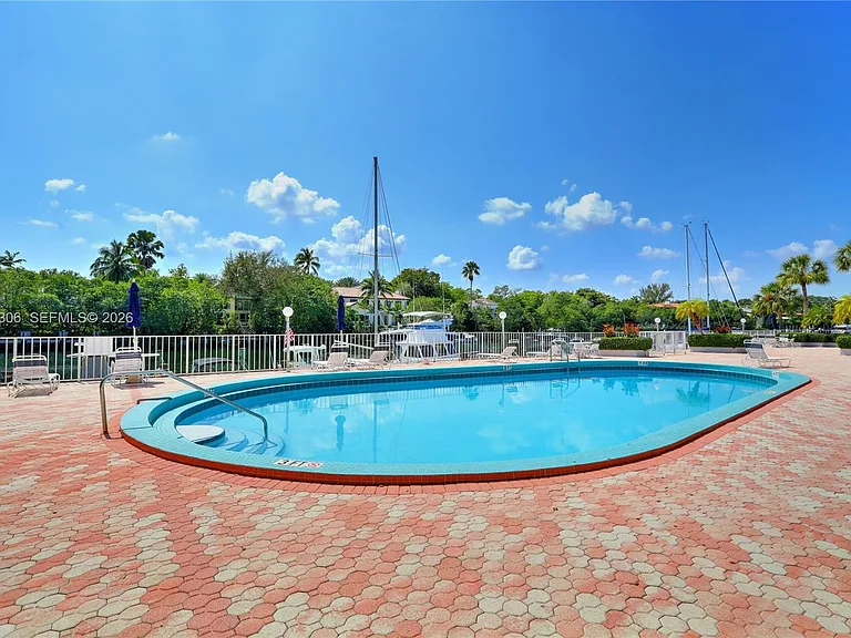 100 Edgewater Dr #305 — Photo 1