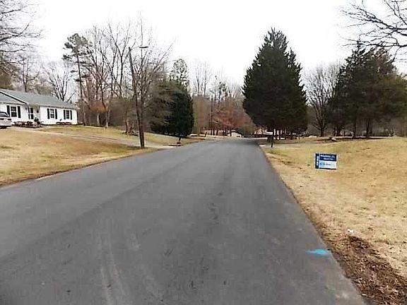 3rd image of 7426 Elwood Dr