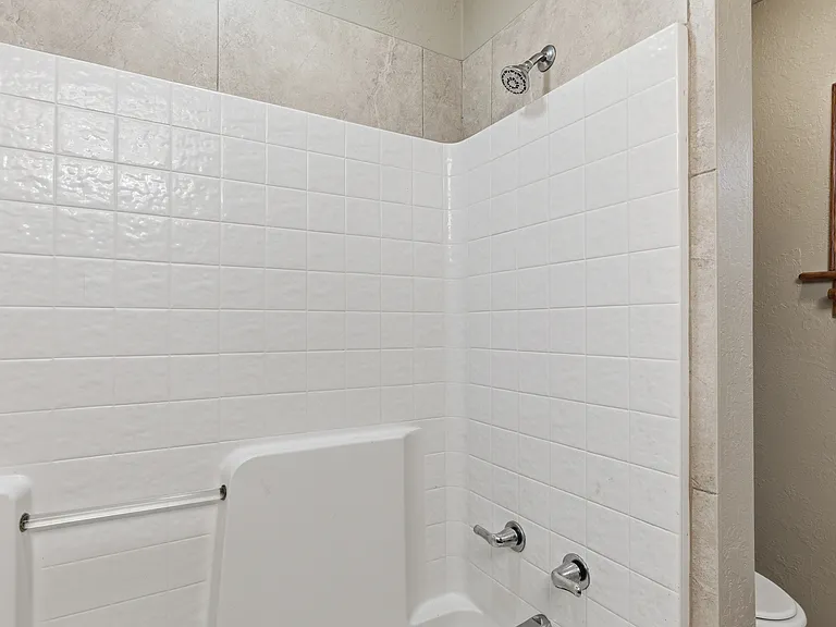 399 Old Dixie Hwy SW — Photo 20