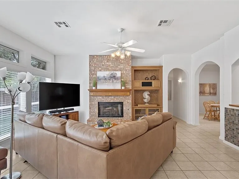 2101 Aaron Ross Way — Photo 9