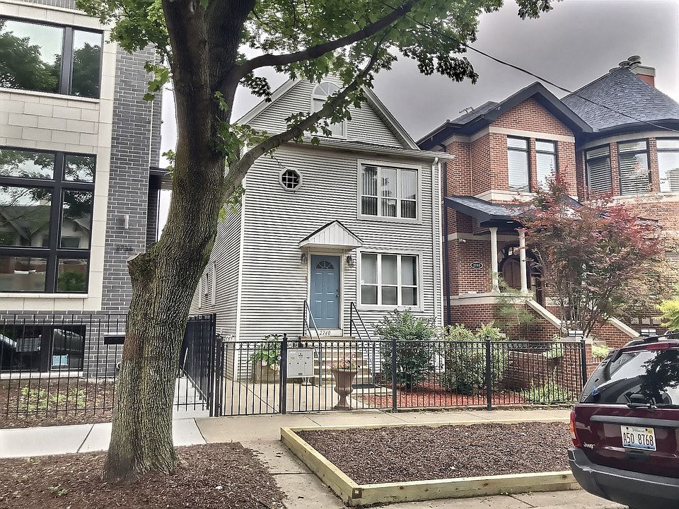 1st image of 2740 N Marshfield Ave #2