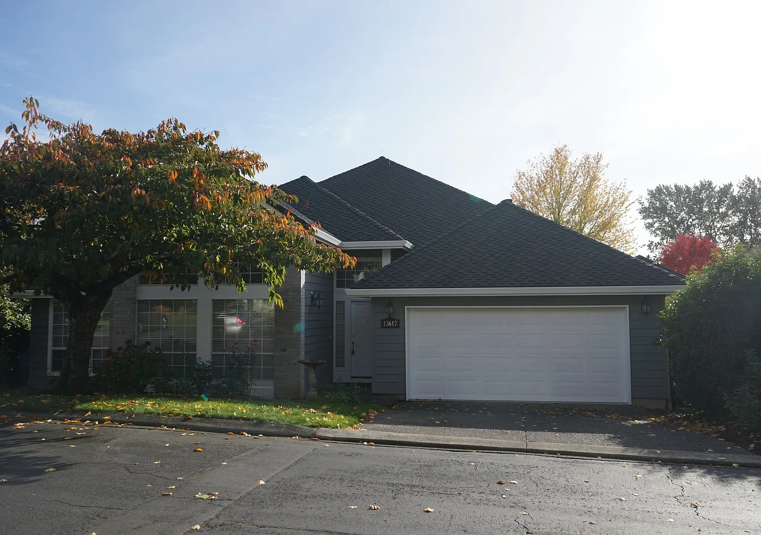 Gorgeous Remodeled Home for Lease in Steamboat Landing - 13617 SE 36th St — Photo 1