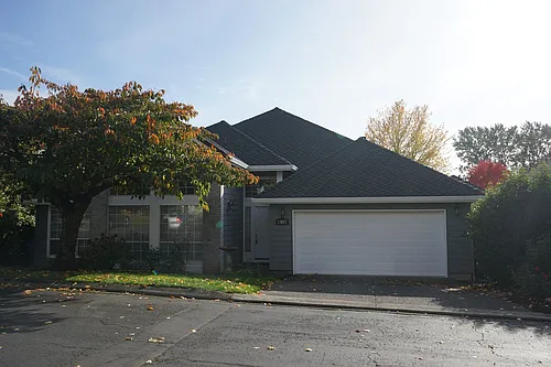 13617 SE 36th St Photo 1