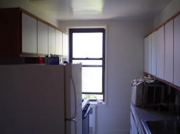 3178 Nostrand Avenue image 1 of 5