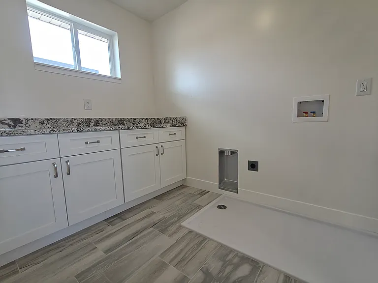 6662 S Highland Dr — Photo 13