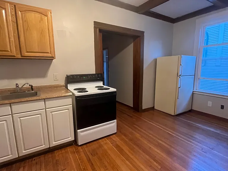 442 Farmington Ave #1E — Photo 15