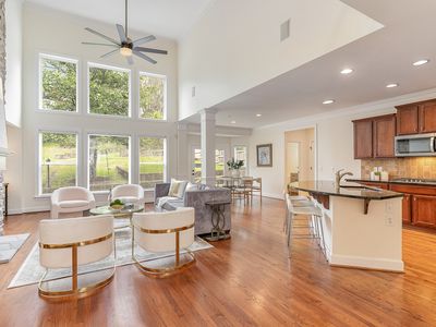 6511 Highway 100, Nashville, TN, 37205