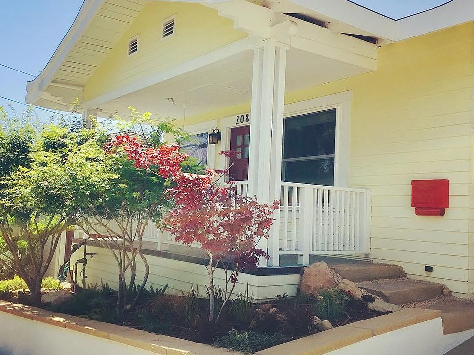 1st image of 208 W Pedregosa St
