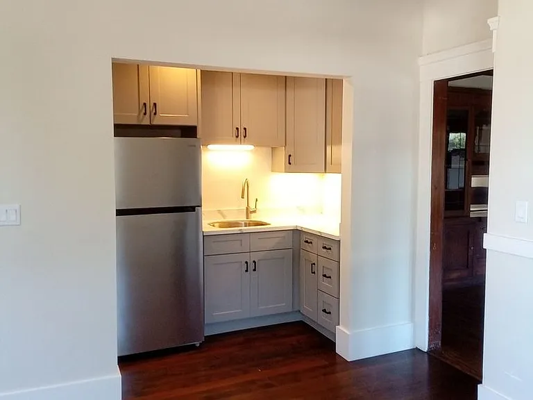 800 Capitol St — Photo 15