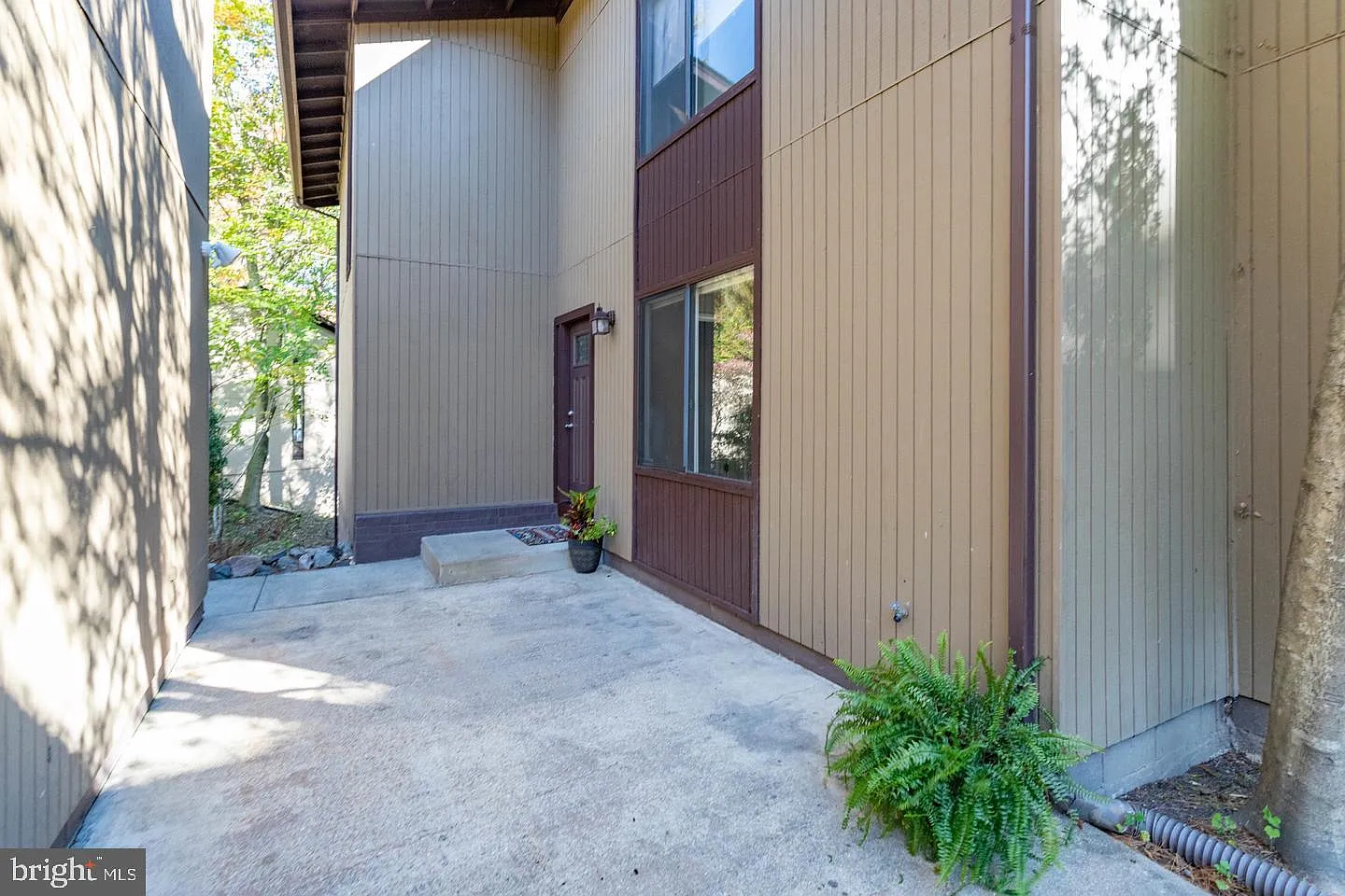 4 bed, 3.5 bath, 2702 sqft, $3,400 — Photo 4
