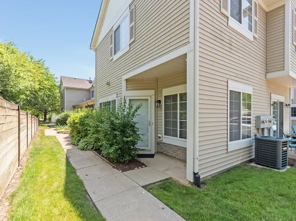 121 Braxton Ln #121, Aurora, IL 60504