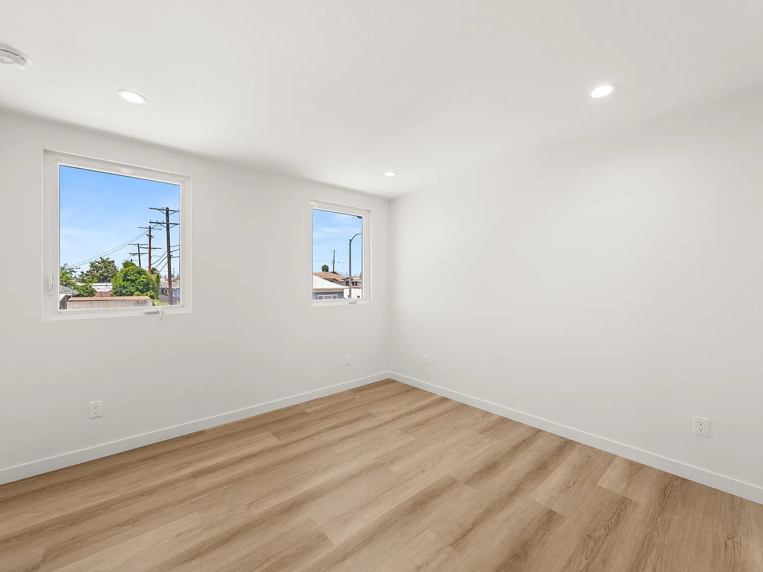 4 bed, 1302 sqft, $3,695 — Photo 4