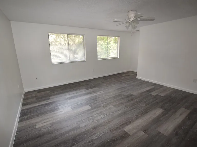 908 Sumter St — Photo 26