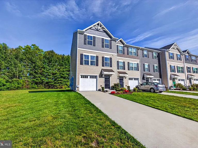 6364 Pebblebrook Dr — Photo 2