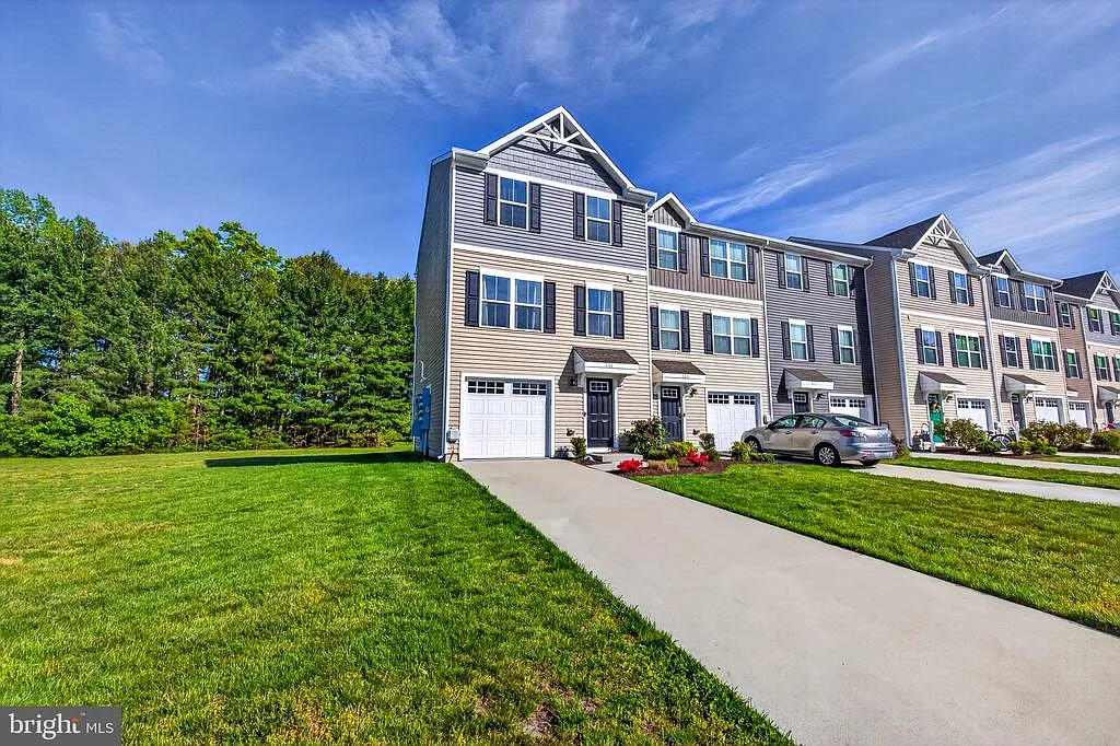 Building Photo - 6364 Pebblebrook Dr
