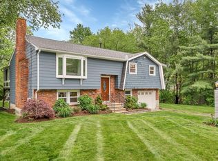 5 Lucaya Cir, Burlington, MA 01803
