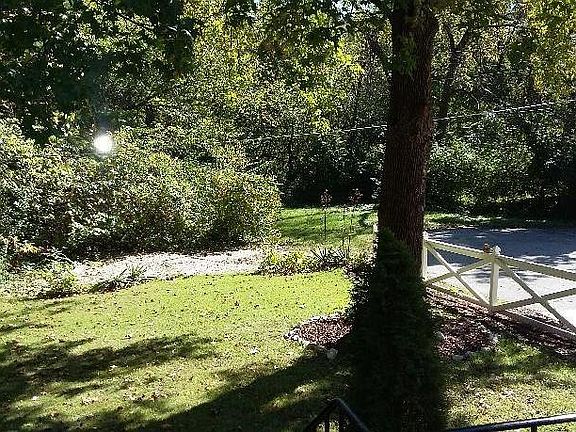 5th image of 1002 Bellevue Ct