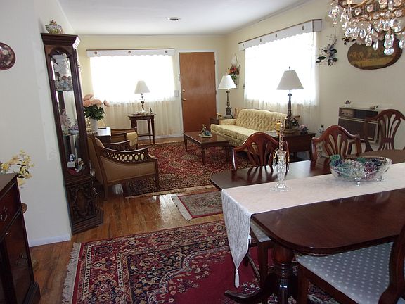 3rd image of 20 Mt Kisco