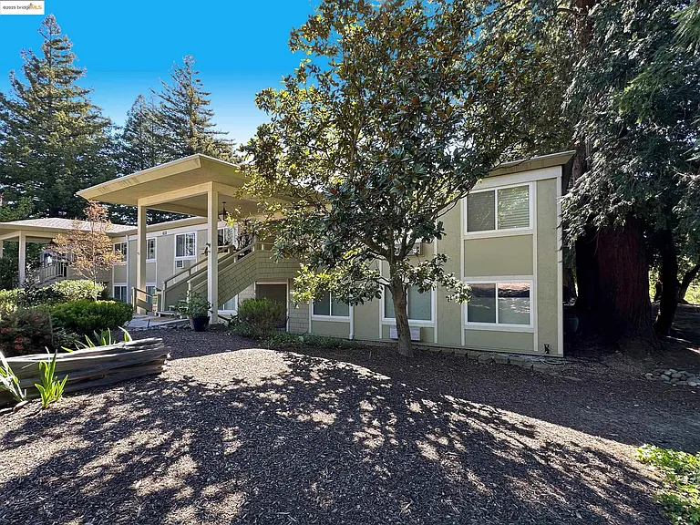 1910 Skycrest Dr #5 — Photo 37