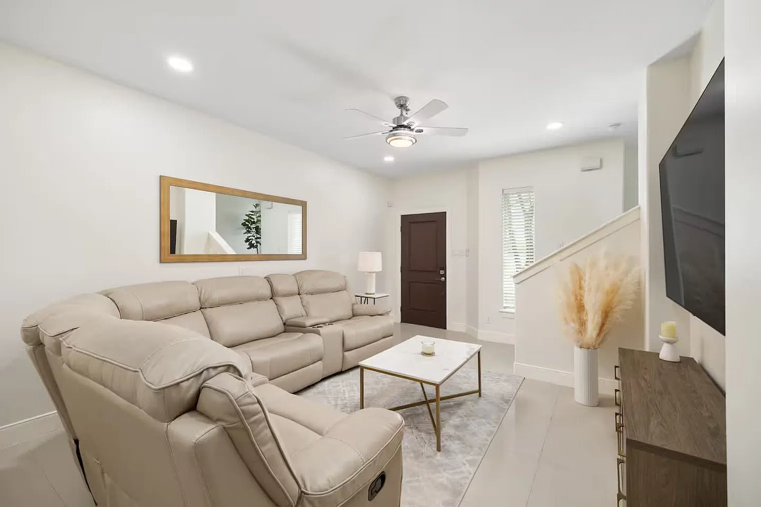 2 bed, 2.0 bath, 1194 sqft, $4,638 — Photo 2