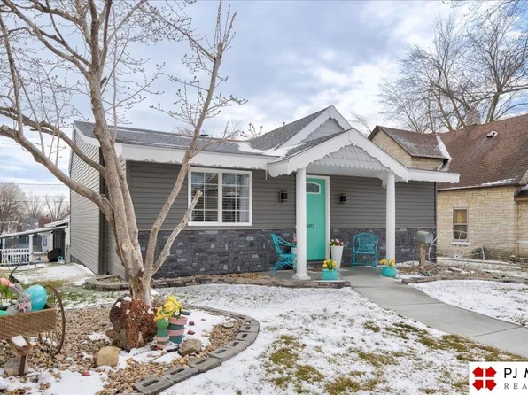 3913 T St, Omaha, NE 68107