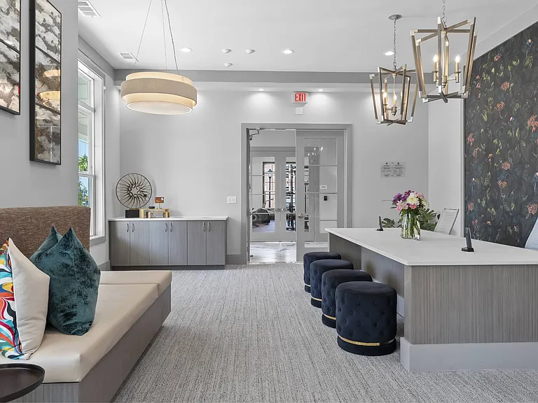 Adams Hill Apartments — Photo 8