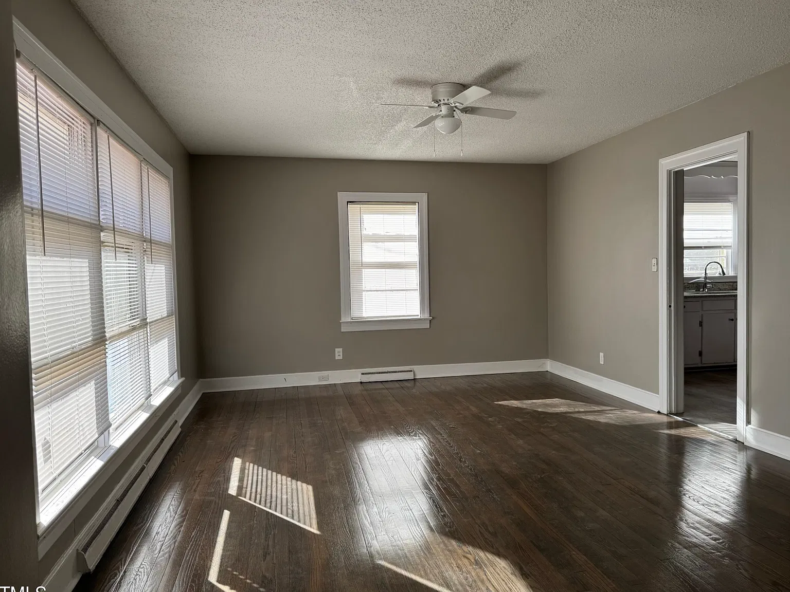 3 bed, 1158 sqft, $1,300 — Photo 4