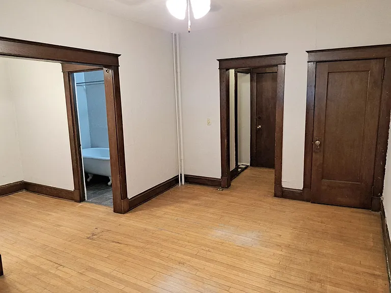 225 Place Apartments — Photo 45