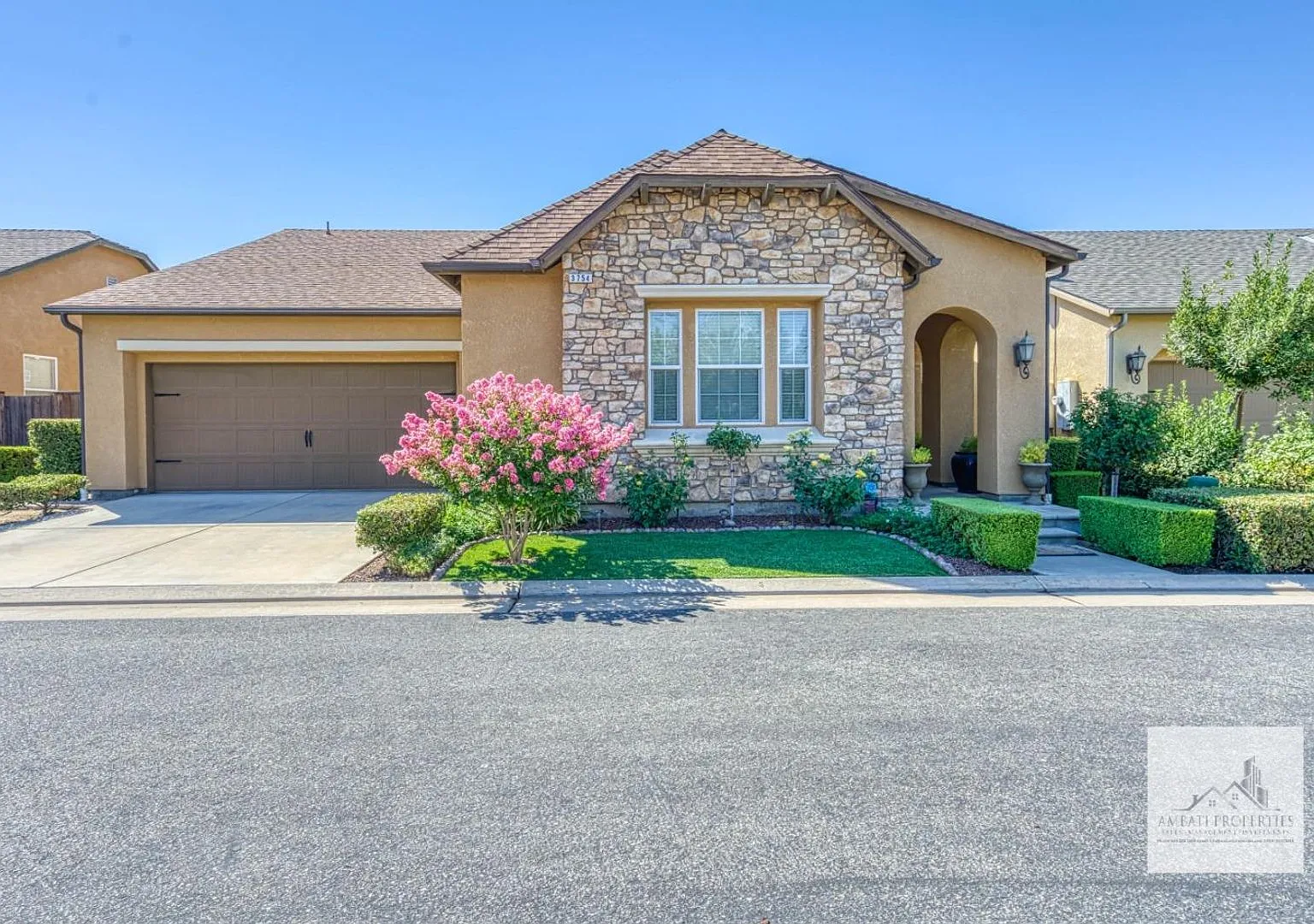 Beautiful Harlan Ranch Home — Photo 1