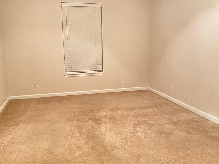 5645 Bingham Dr — Photo 11
