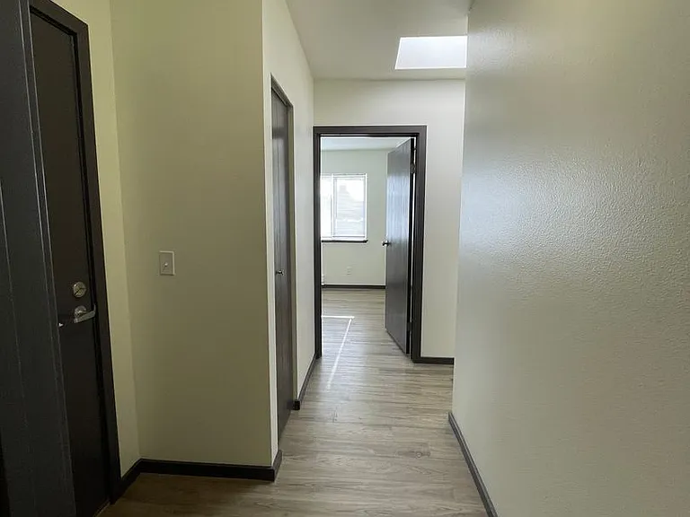 6040 Cali - Spacious 1 & 2 Units | Washer/Dryer | Private Balcony | Lots on Natural Light — Photo 46