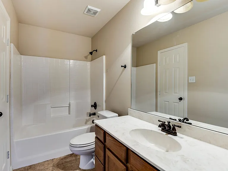 1443 Ravenwood Dr — Photo 16