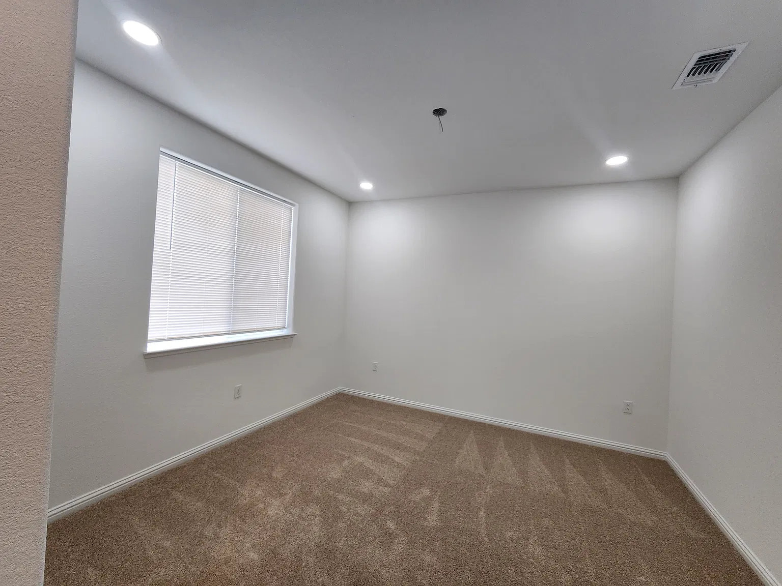 1 bed, 550 sqft, $1,350 — Photo 4