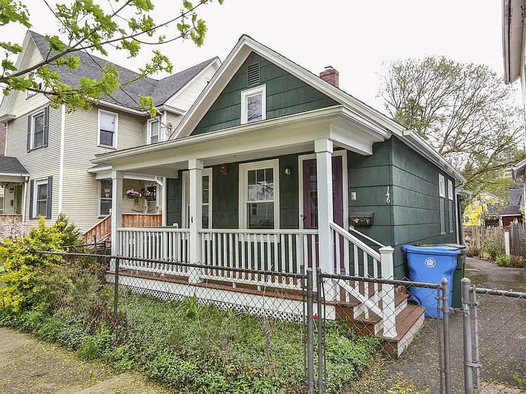 146 Benton St — Photo 1