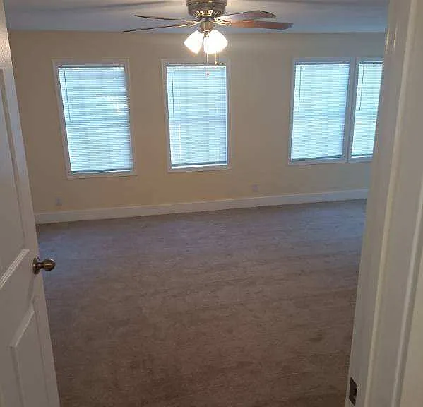 319 S Lee St — Photo 12