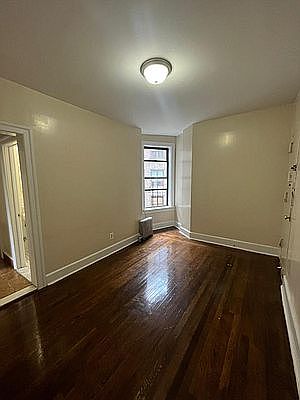3rd image of 200 Bradhurst Ave APT 28