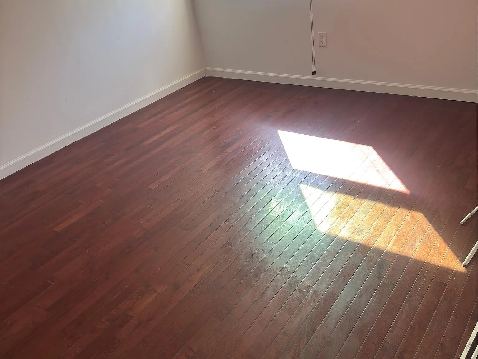 4 bed, 2.0 bath, 1075 sqft, $4,000 — Photo 4