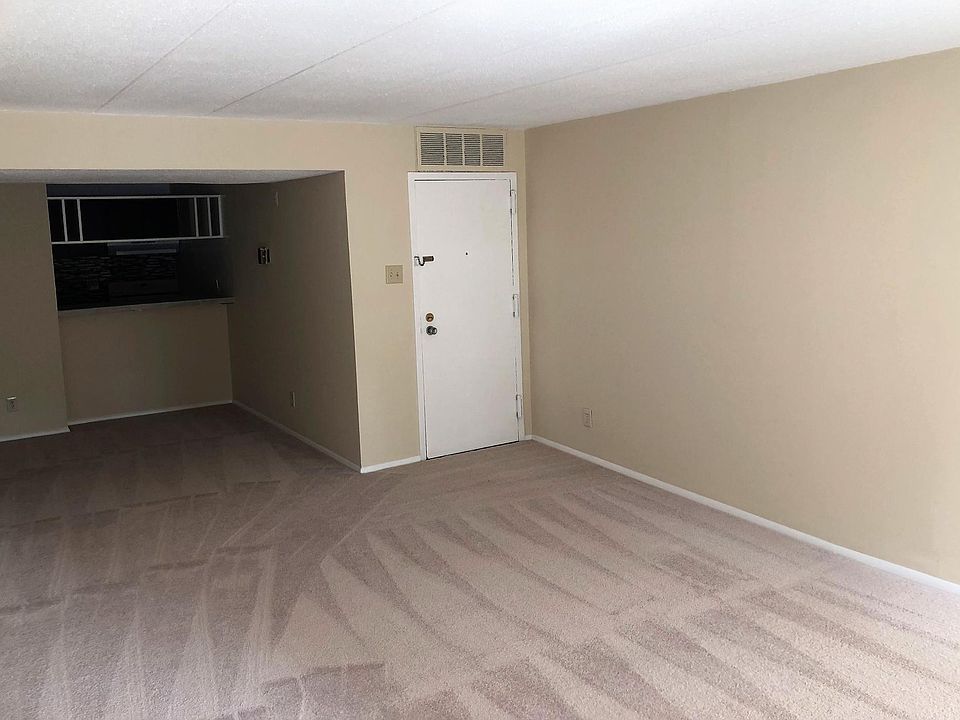 1st image of 2645 Redcoat Dr #131