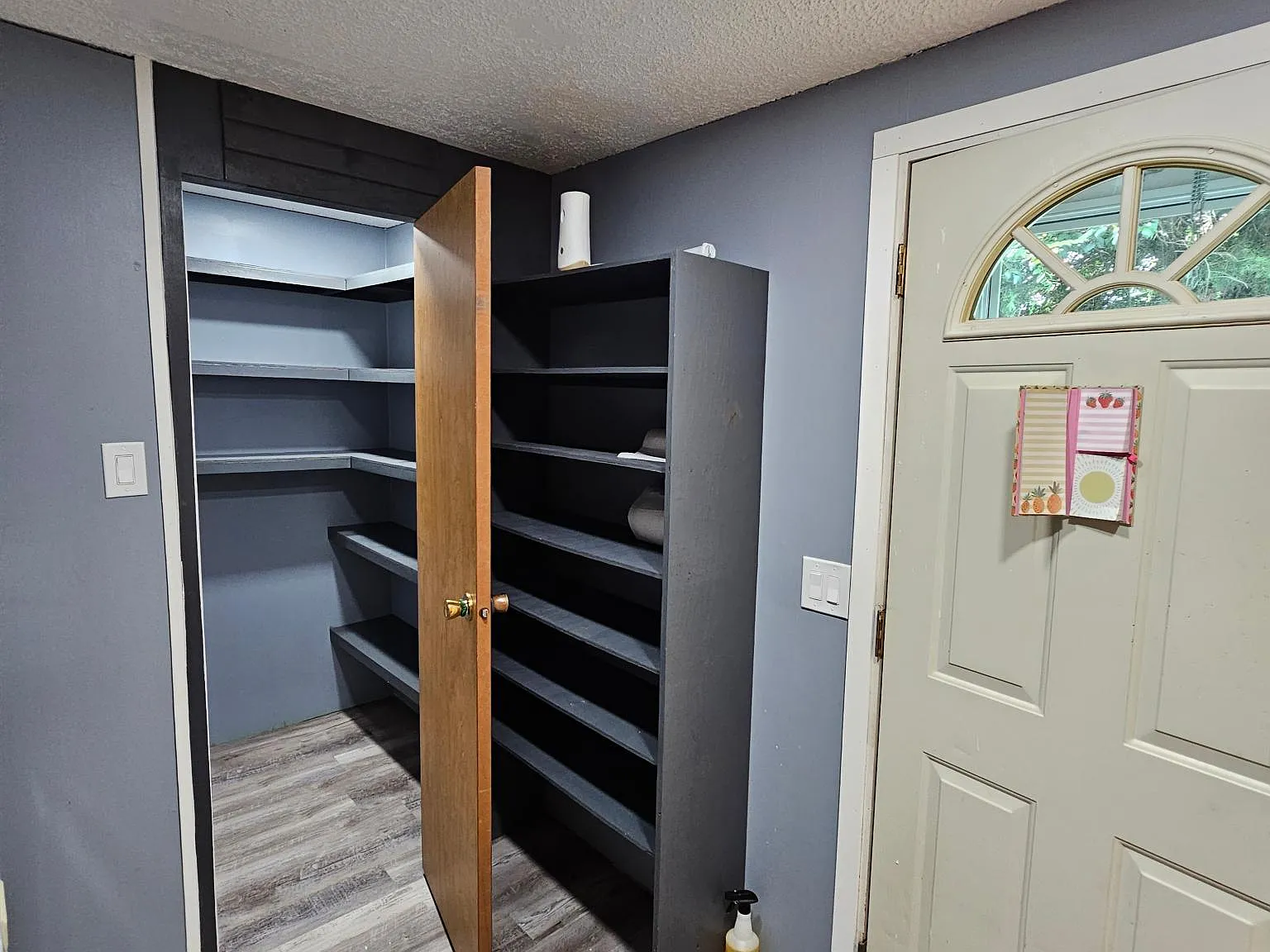 1256 Hawk Ave — Photo 4