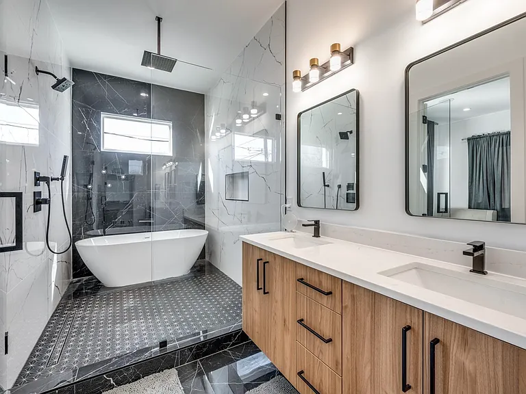 2308 Douglas Ave — Photo 16