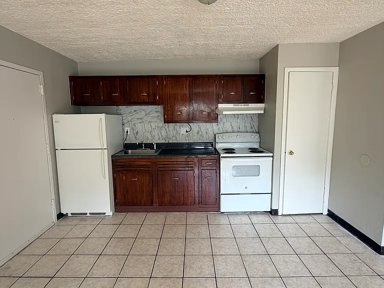31 Austin St #7B-0 — Photo 5