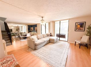 Lago West, Plantation, FL 33325