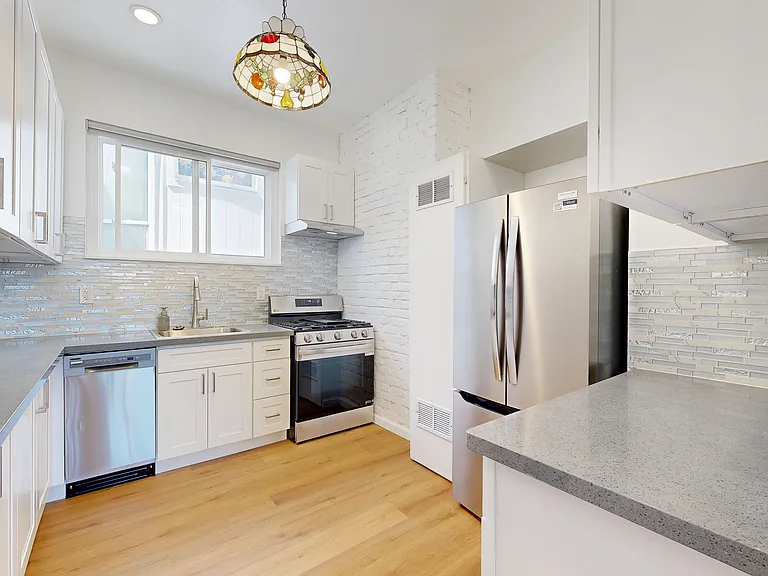 105 Webster St #1 — Photo 2