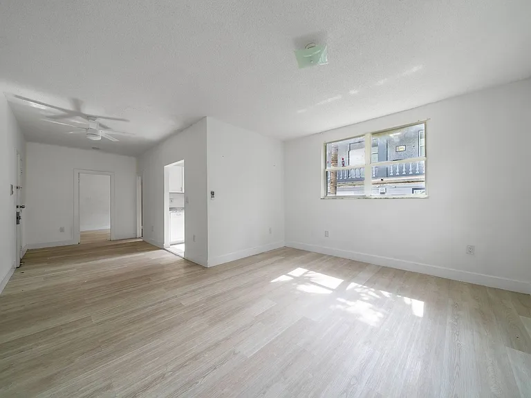 1/1 $1,800/mo, newly renovated, find your rhythm in Miami! / 1/1 $1,800/mes, remodelado, encuentr... — Photo 11