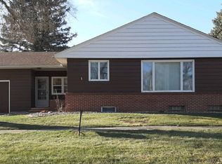 311 W Maple Dr, Hartley, IA 51346