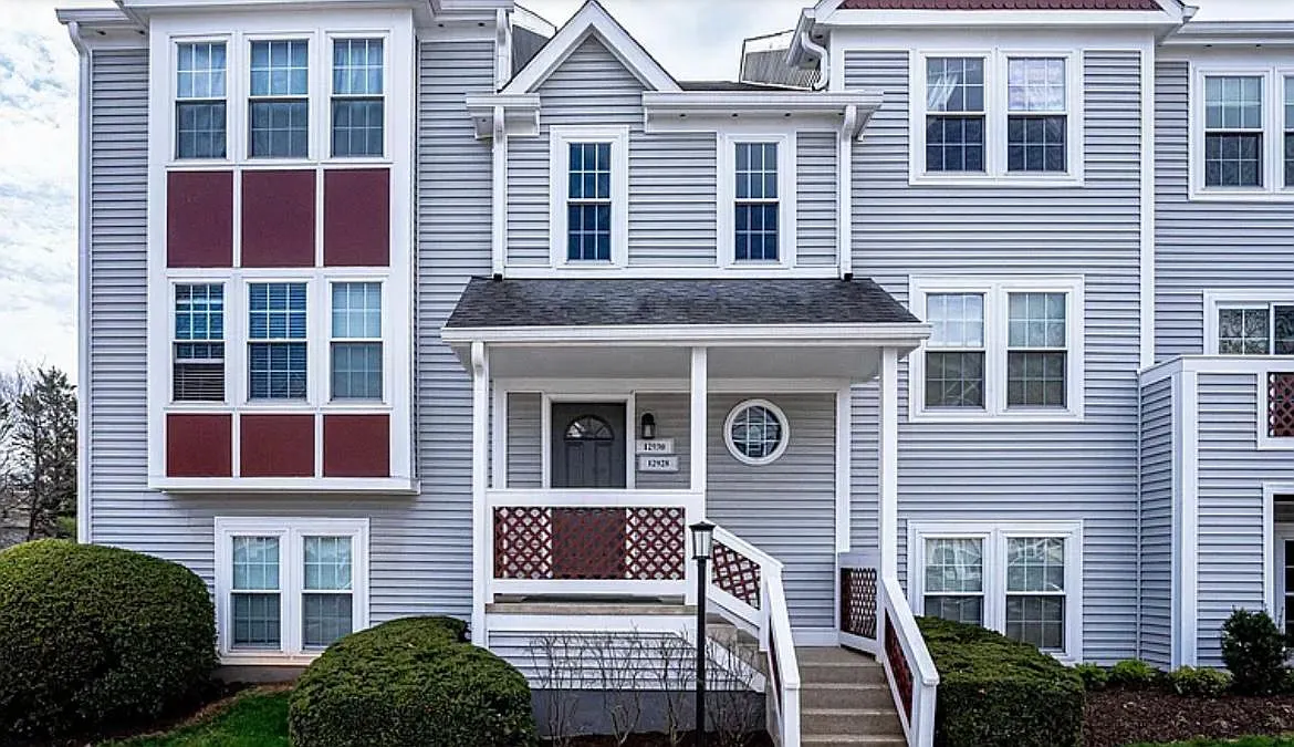 Building Photo - 12928 Grays Pointe Rd #B