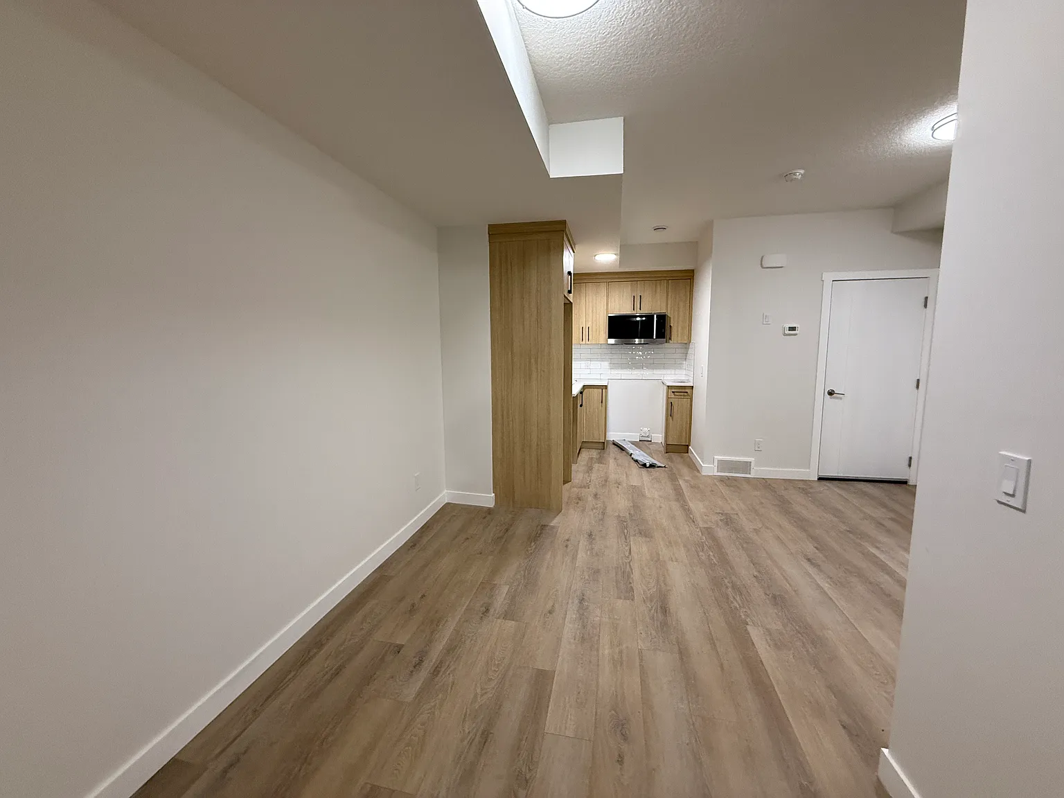 New 1 Bed / 1 Bath Legal Basement Suite — Photo 2