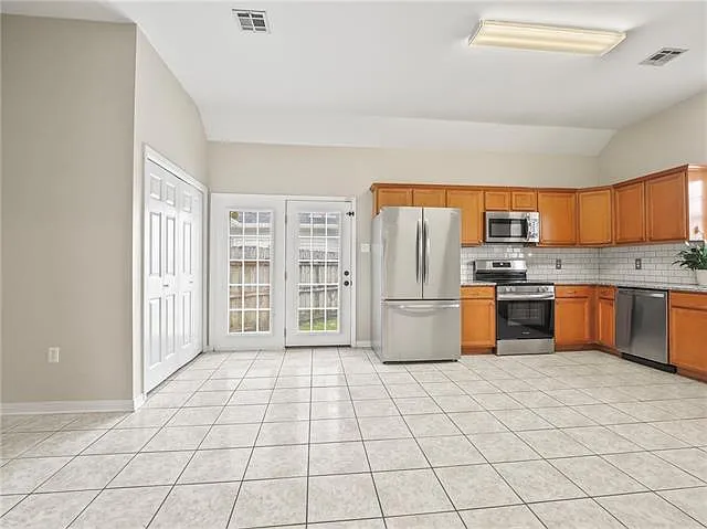 78 Hollycrest Blvd — Photo 9